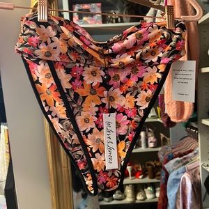 FLL for VS Vienna floral swim bottom NWT!!